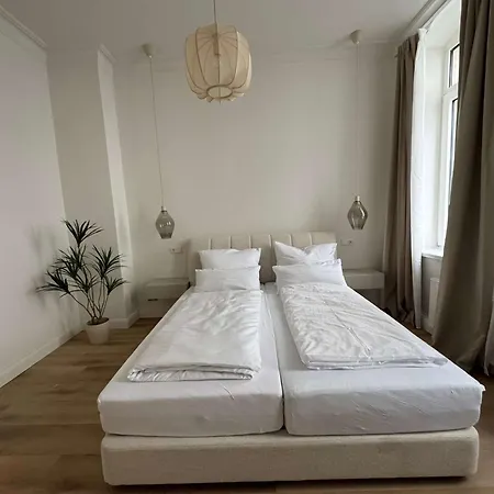 Exklusive Jugendstil-residenz Im Philosophenviertel - Privater Parkplatz - Balkon