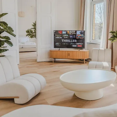 Exklusive Jugendstil-residenz Im Philosophenviertel - Privater Parkplatz - Balkon *